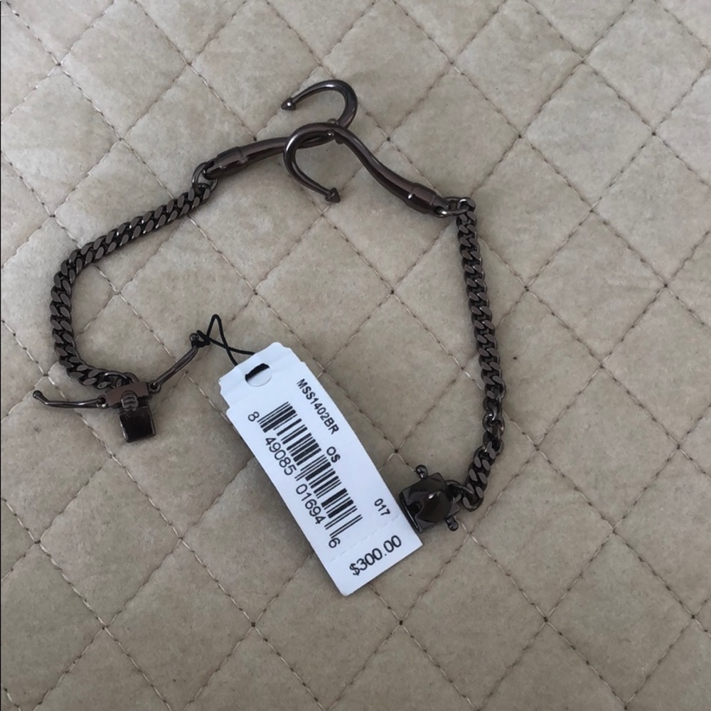 Eddie Borgo Man bronze hook bracelet